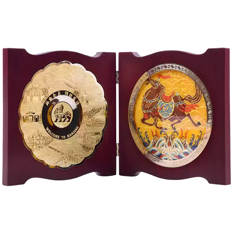 Cloud brocade ornaments